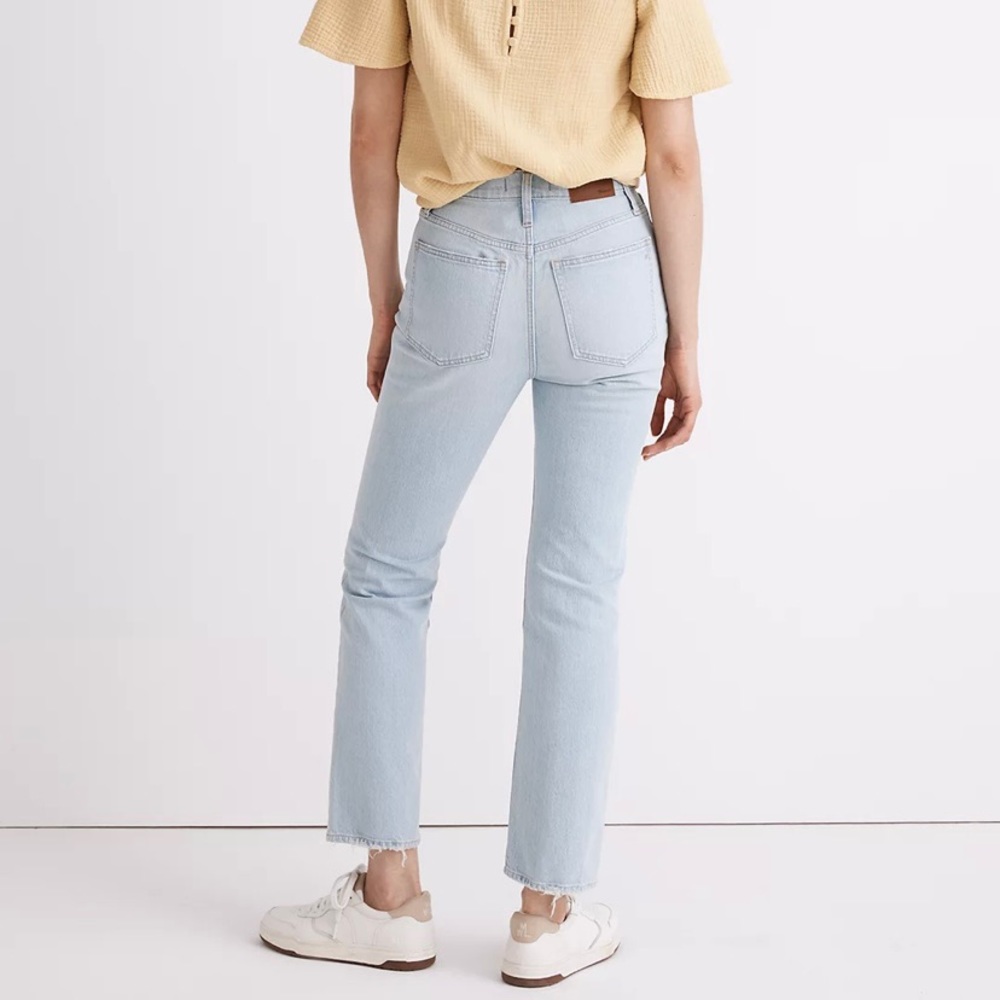 Brand new madewell jeans— final sale online. I accidentally ordered wrong size.